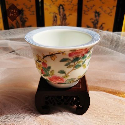 粉彩山茶梅鹊花盆