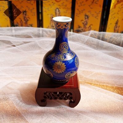祭蓝釉金彩瓶（带底座）