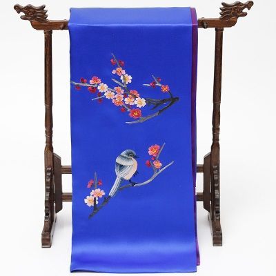宝蓝色